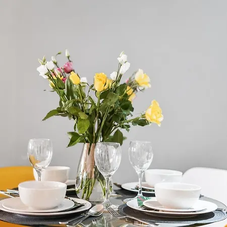 شقة The Elegant Central Abode *